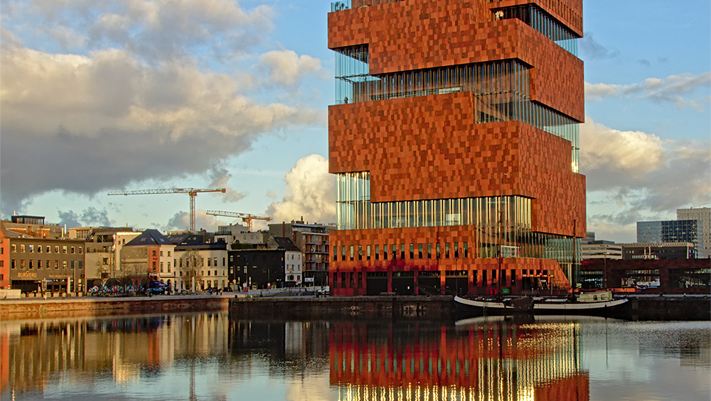 mika-baumeister-Hi4Ak40cy3g-unsplash